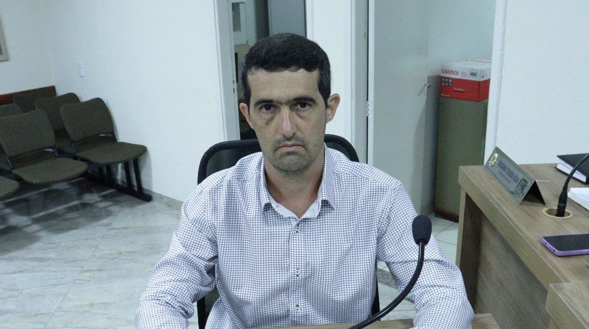 João Paulo aprovou a retirada de poste de rua e Moção de Solidariedade à vítimas da Covid