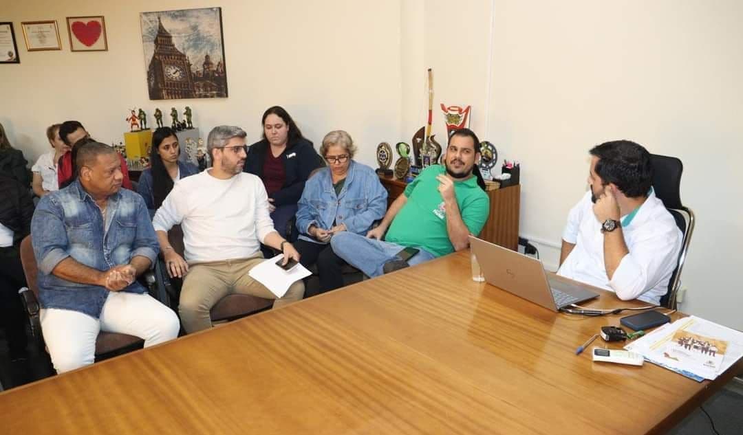 Prefeito Bruno se reúne com colaboradores do setor administrativo do Frei Gabriel