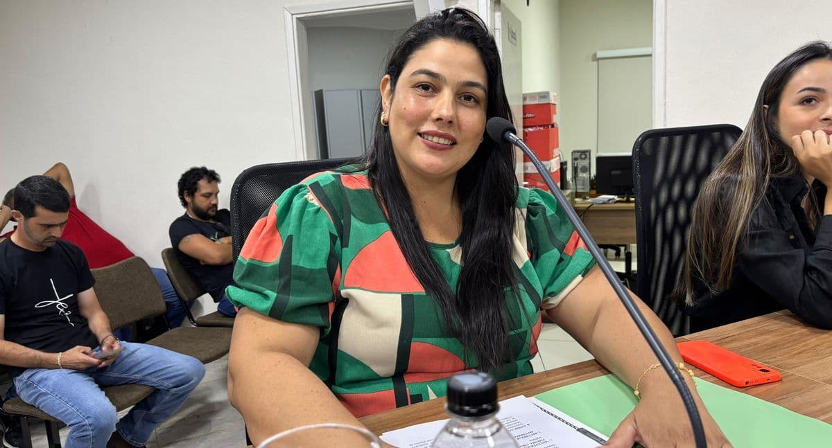 Vereadora Francilaine Campos solicita Plano de Saúde para servidores municipais
