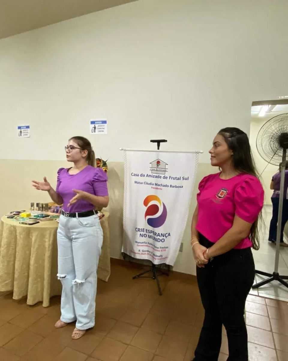 Curso de Maquiagem está sendo promovido pela Secretaria de Assistência Social