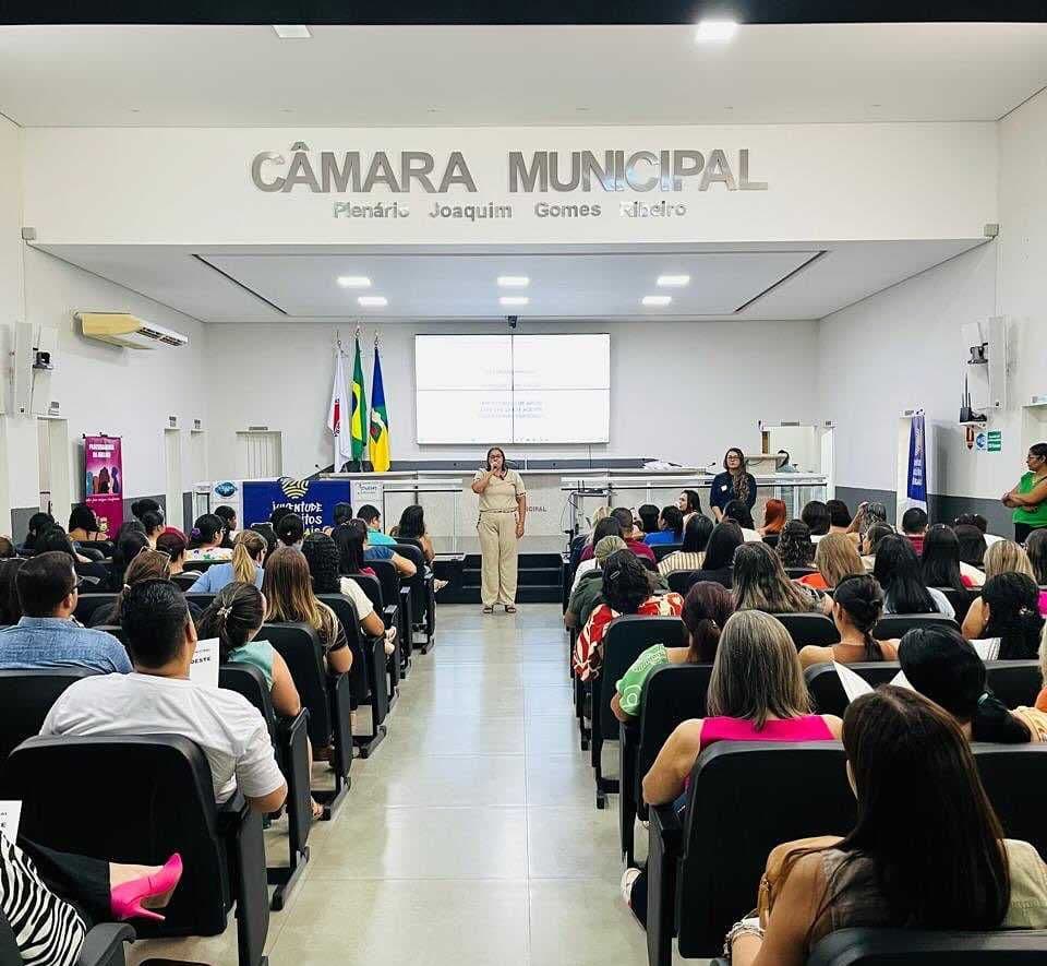 Capacitação para inclusão escolar humanizada é realizada pela Secretaria de Educação