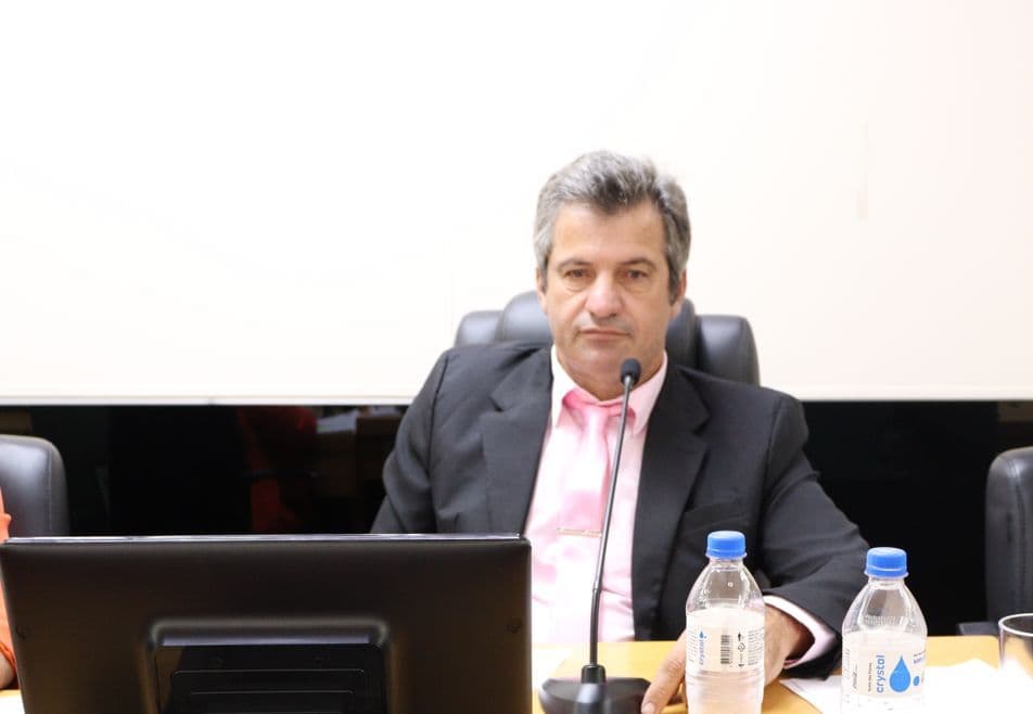 Fernando da Quineira propõe terceirização de serviços para estradas rurais em Frutal
