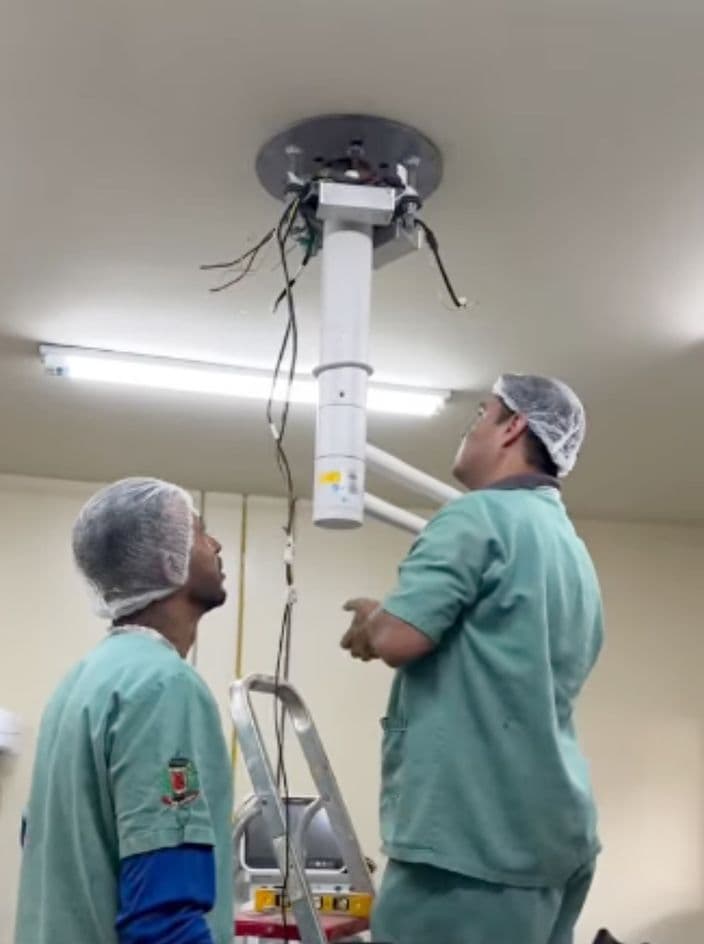 Hospital Frei Gabriel moderniza centro cirúrgico com novos focos cirúrgicos