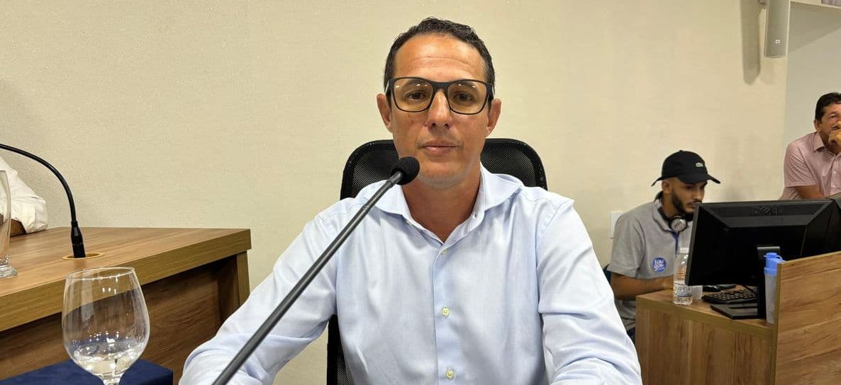 Vereador Igor Queiroz reconhece ações e cobra medidas mais intensas contra a dengue e solicita carro fumacê