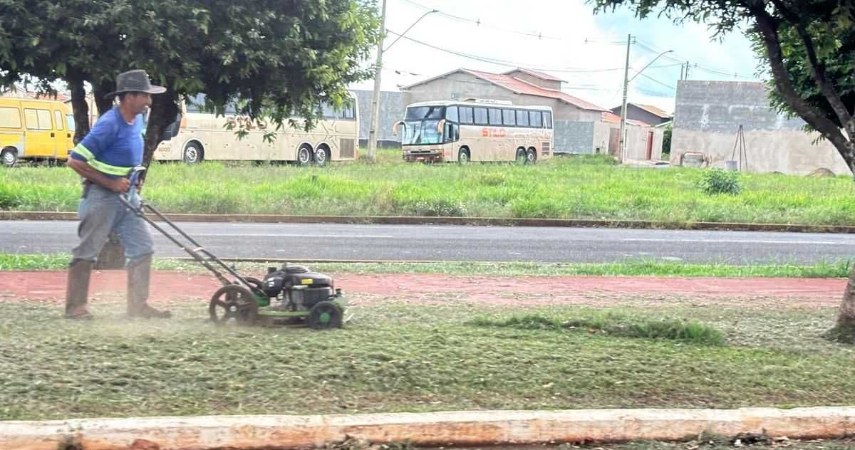 Itapagipe intensifica serviços urbanos com foco na limpeza, paisagismo e sinalização das vias públicas