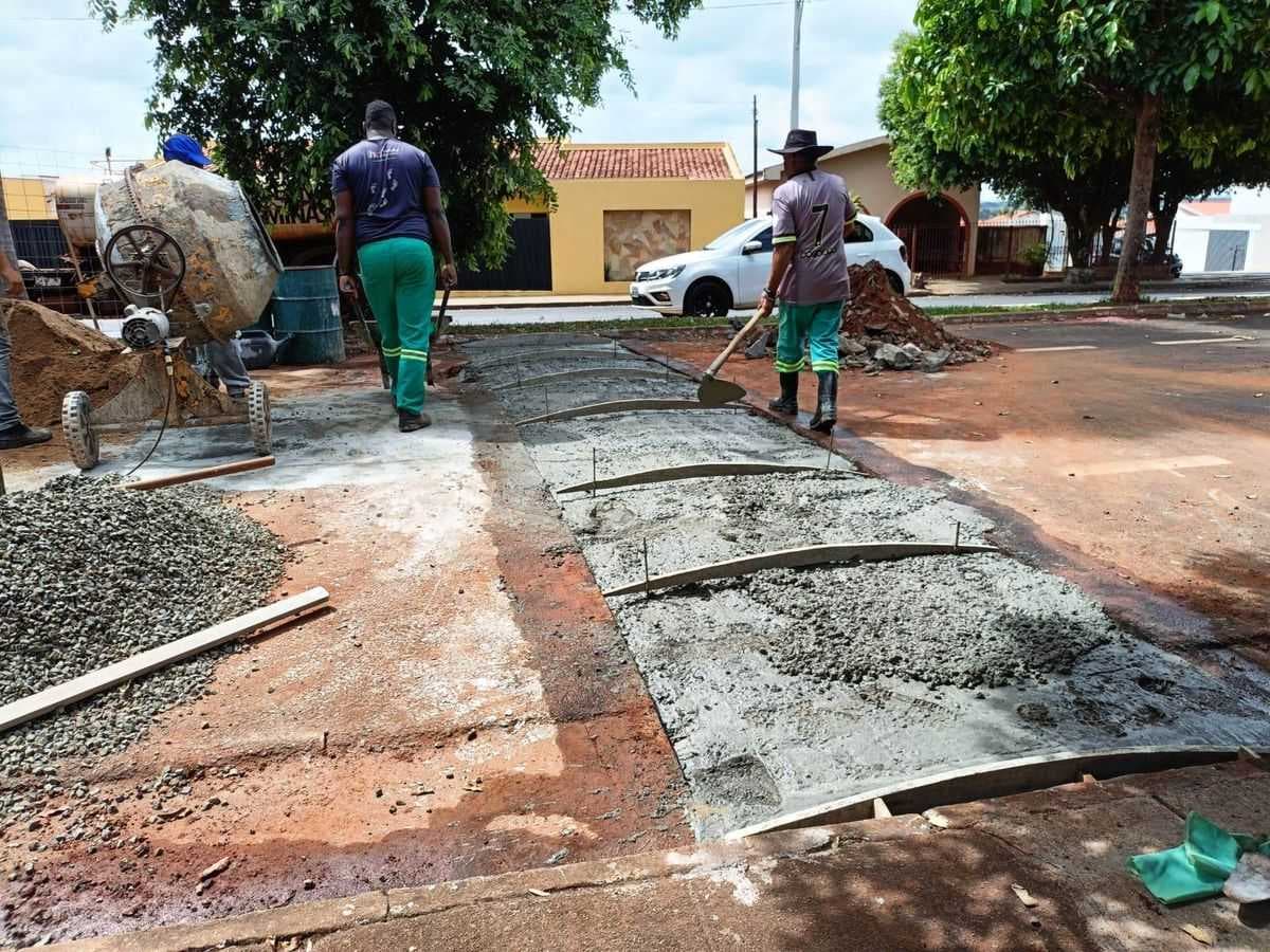 Novos quebra-molas garantem mais segurança na Avenida 11, em Campina Verde