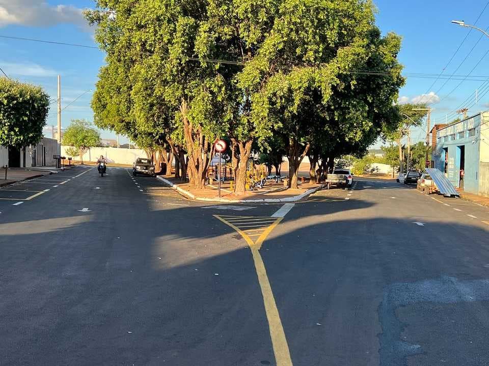 Prefeitura de Frutal revitaliza sinalização e altera fluxo de trânsito em pontos estratégicos da cidade