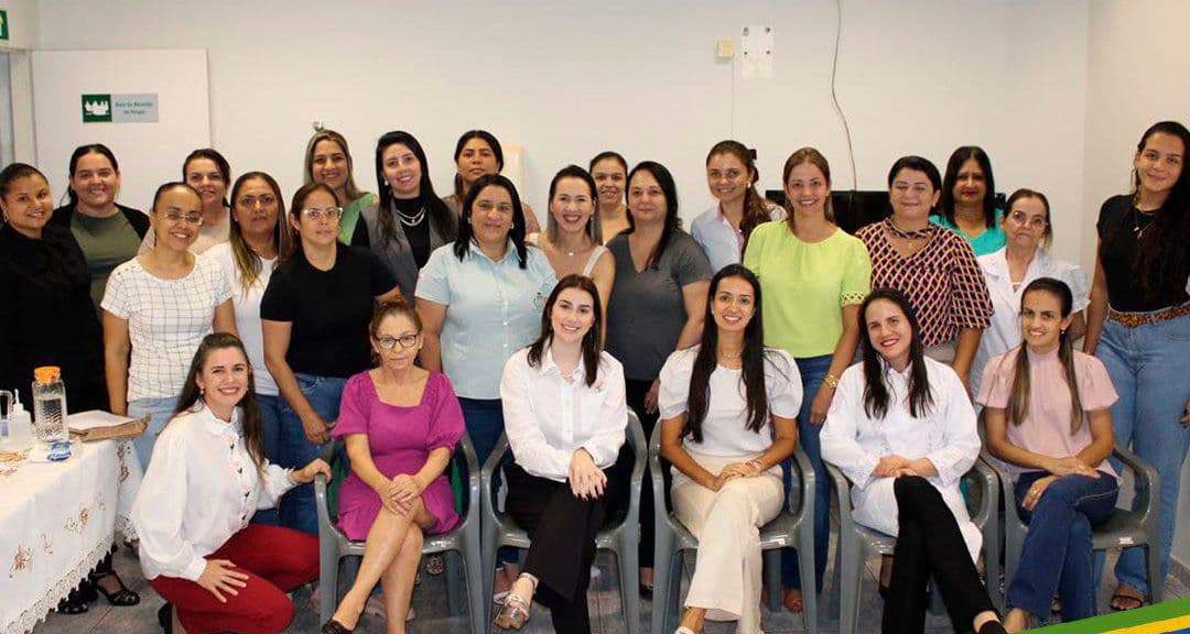 Equipe da Secretaria de Saúde de Pirajuba participa de capacitação no CEAE