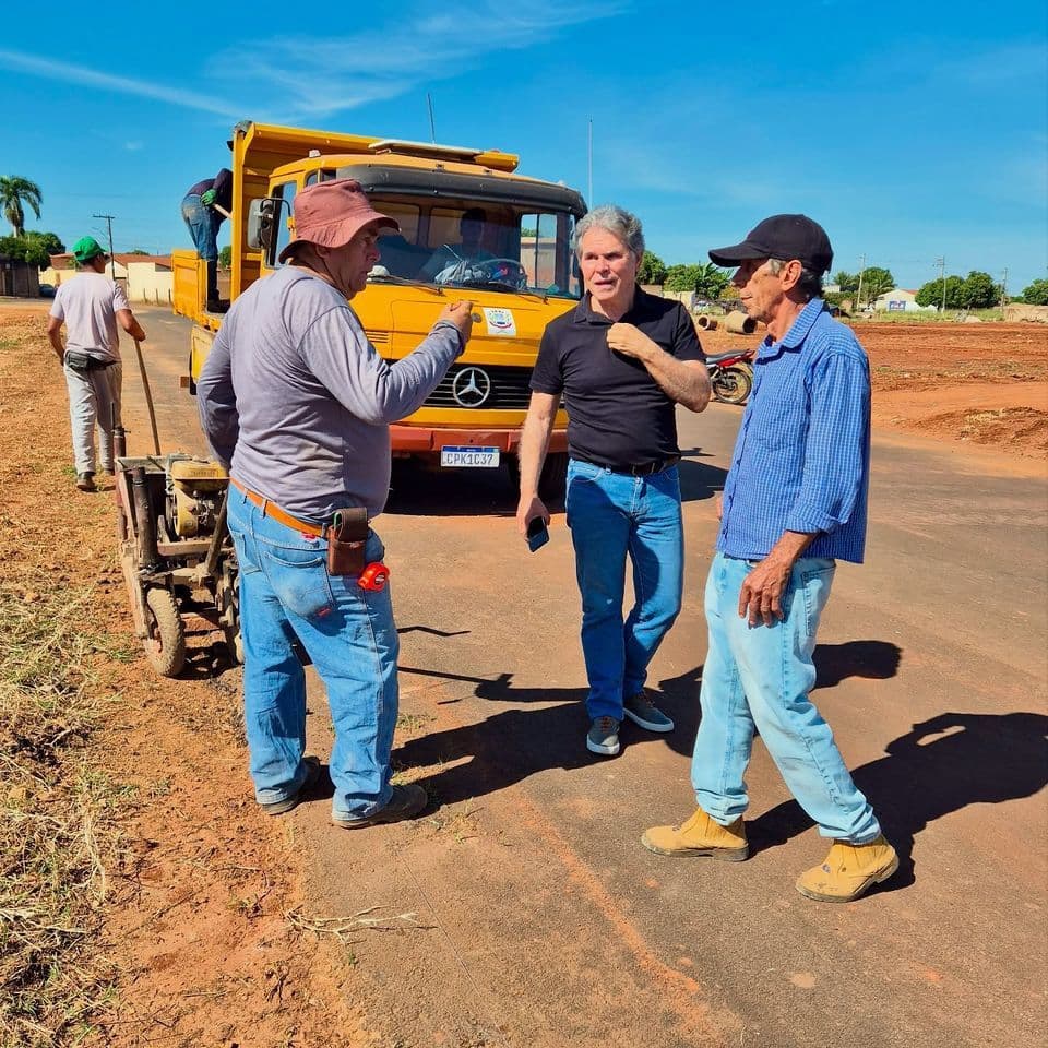 Prefeitura de Conceição das Alagoas avança nas obras do canteiro central da Avenida Juscelino Kubitscheck