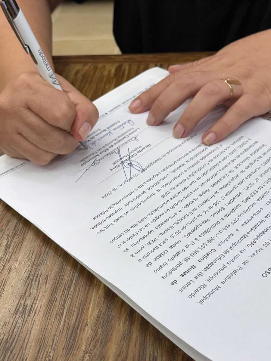 Mais Dois Professores Tomam Posse na Rede Municipal de Educação