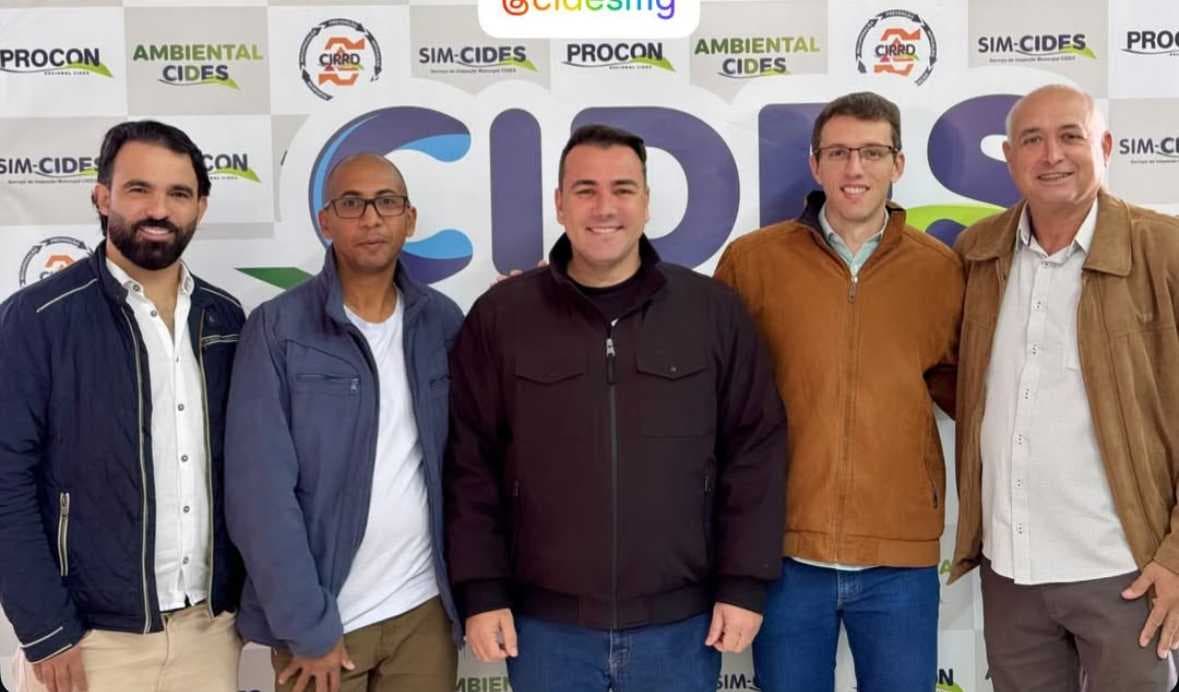 Prefeito Xexéu participa de reunião do CIDES para discutir avanços no manejo de resíduos sólidos urbanos