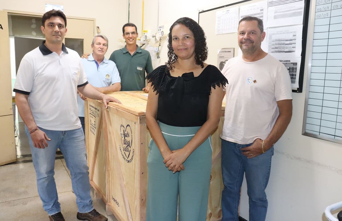 🩺✨ Hospital Frei Gabriel recebe mesa cirúrgica de última geração graças ao Rotary Club de Frutal Sul