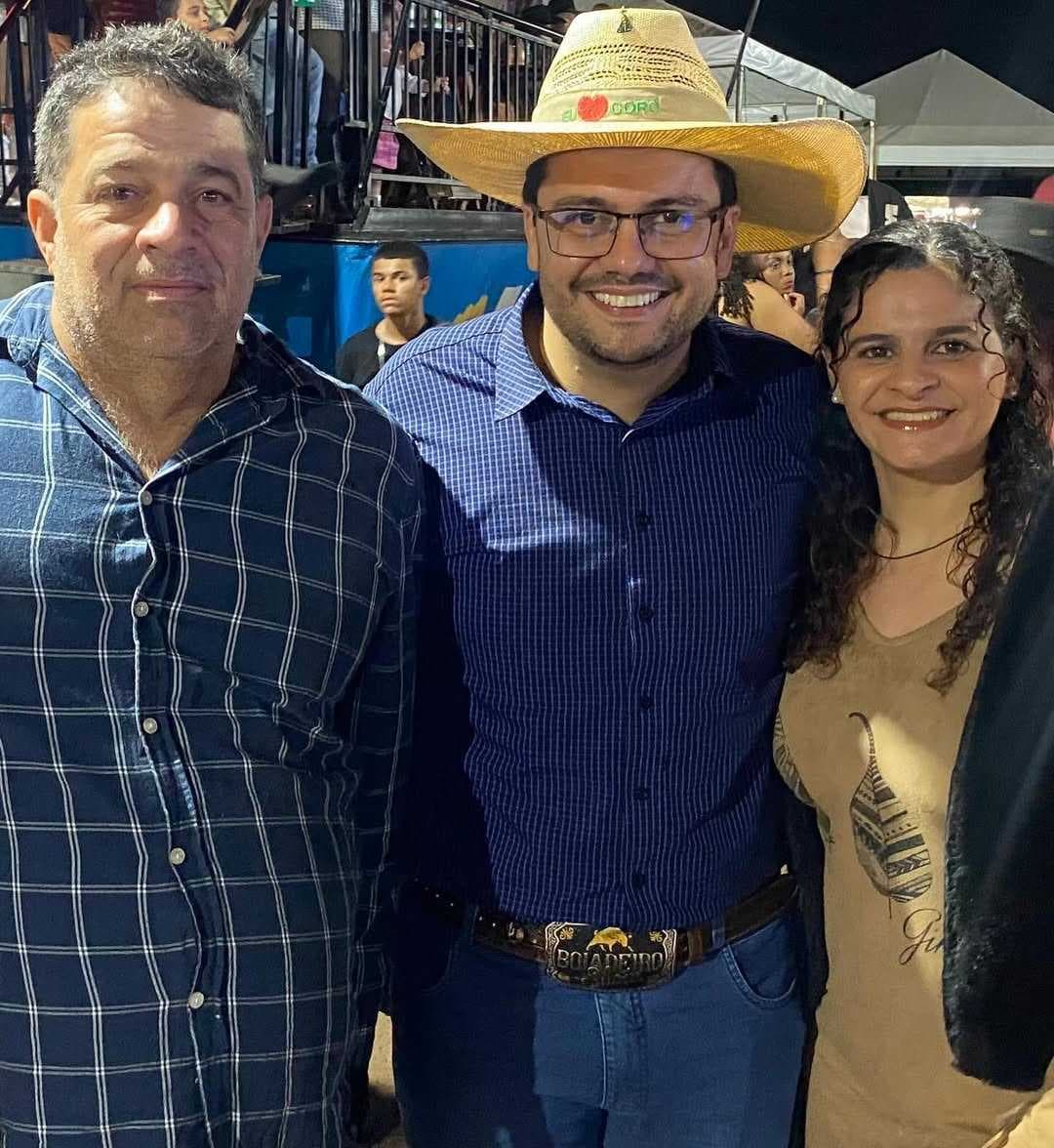 Prefeito de Coromandel visita a Festa do Peão de Prata