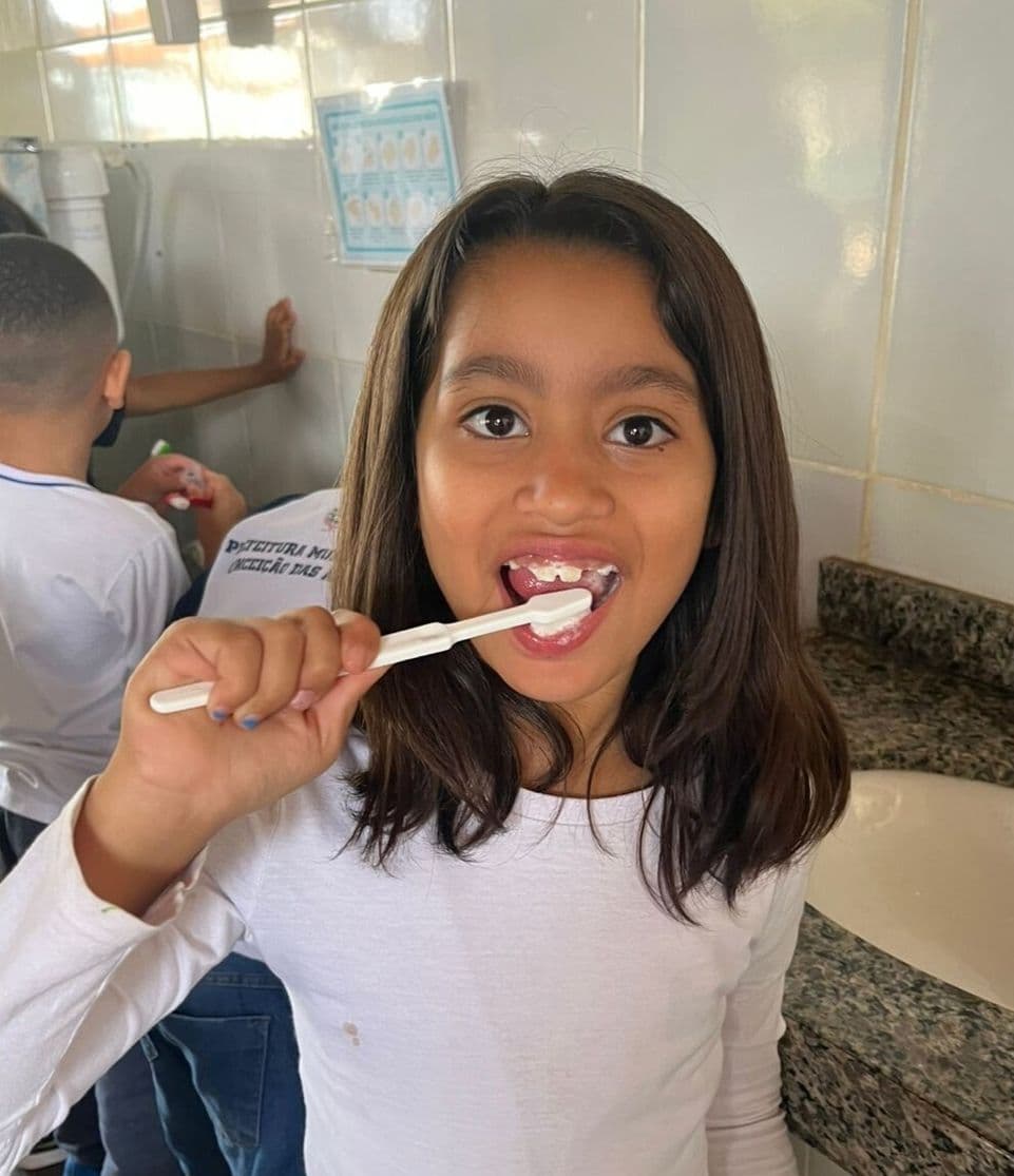 Semana de volta às aulas em Conceição das Alagoas traz novidades e cuidado com a saúde bucal dos alunos