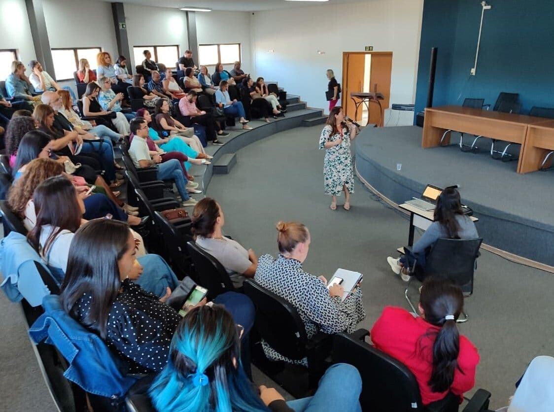 Servidores da Assistência Social de Conceição das Alagoas participam de capacitação em Araxá