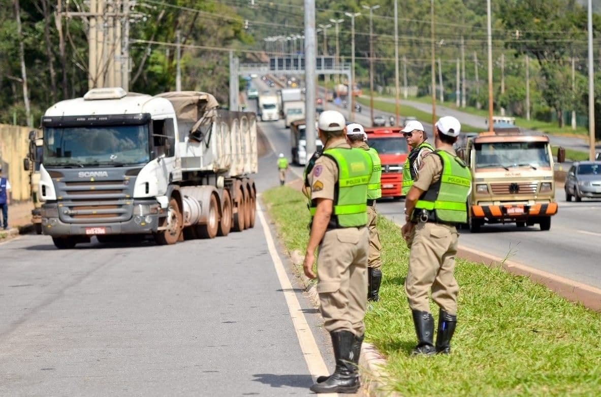 🚨 CRLV 2025 começa a ser exigido em Minas Gerais; veja prazos para regularização