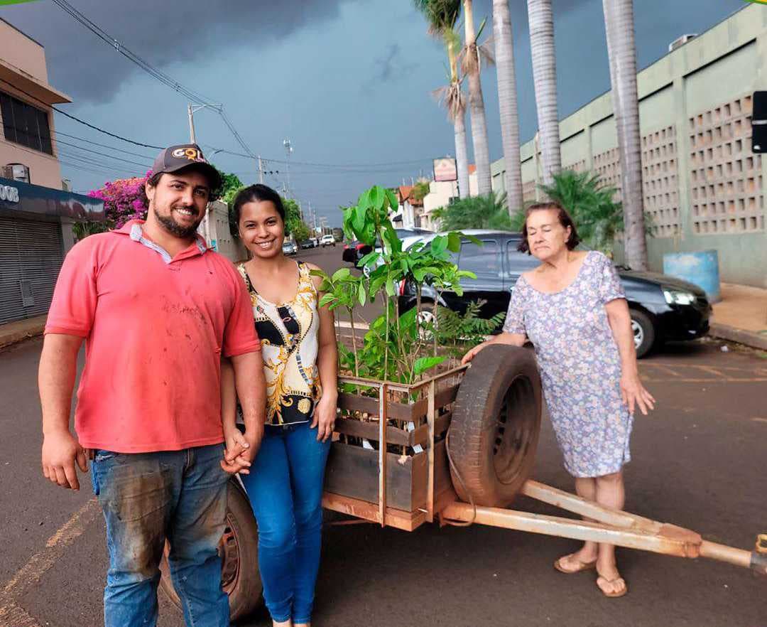 🌳 Pirajuba celebra o Dia da Árvore com ação de troca de recicláveis por mudas