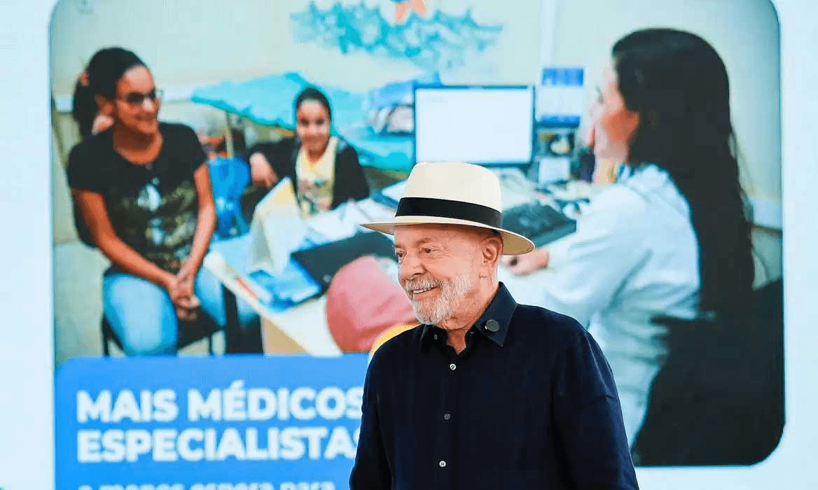 Lula responsabiliza clã Bolsonaro por ataque dos EUA ao Pix e taxação