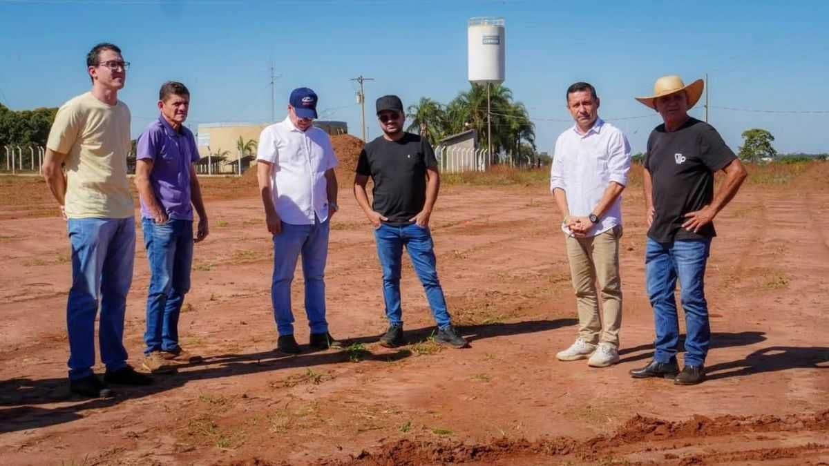 Prefeito, vereadores e secretários visitam obras do futuro Complexo VIP em Itapagipe