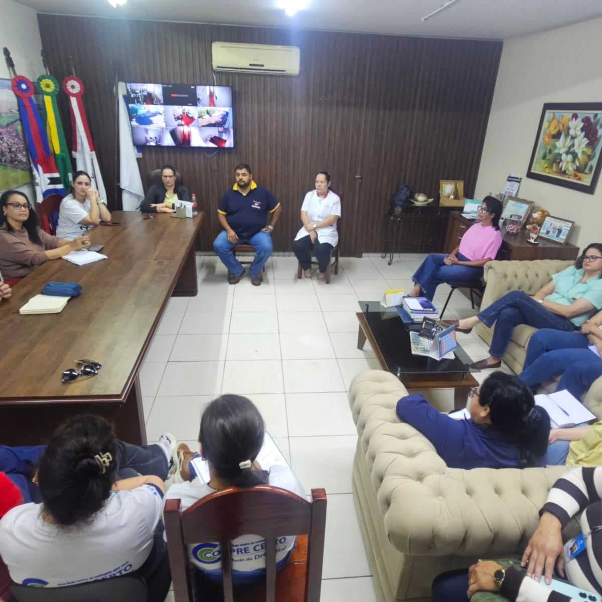 Reunião na Prefeitura de Planura fortalece ações integradas na área da saúde