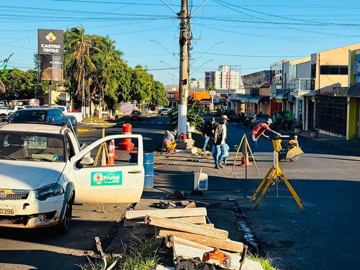 Mudança no trânsito: Prefeitura fecha canteiros centrais da Avenida Euvaldo Lodi para aumentar a segurança viária