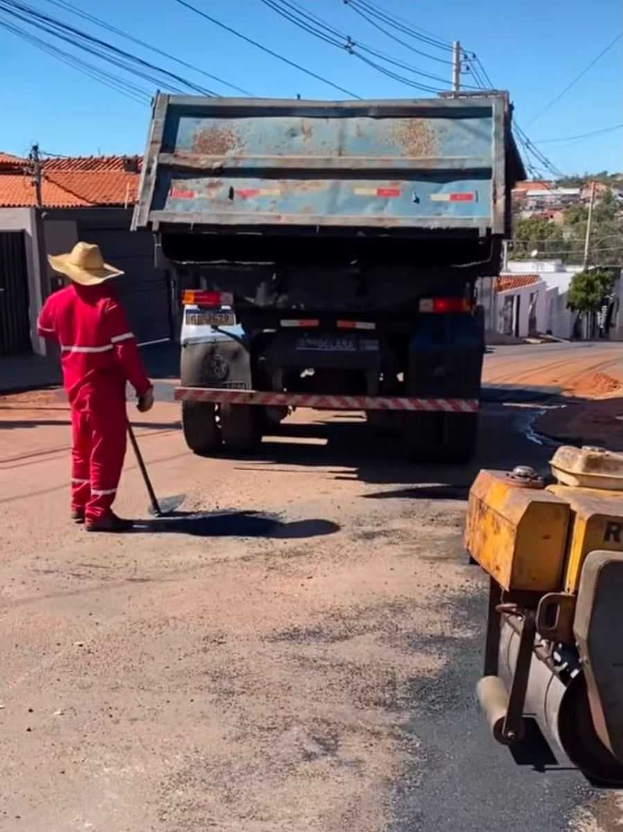Prefeitura do Prata intensifica Operação Tapa-Buracos e amplia recuperação das vias em toda a cidade